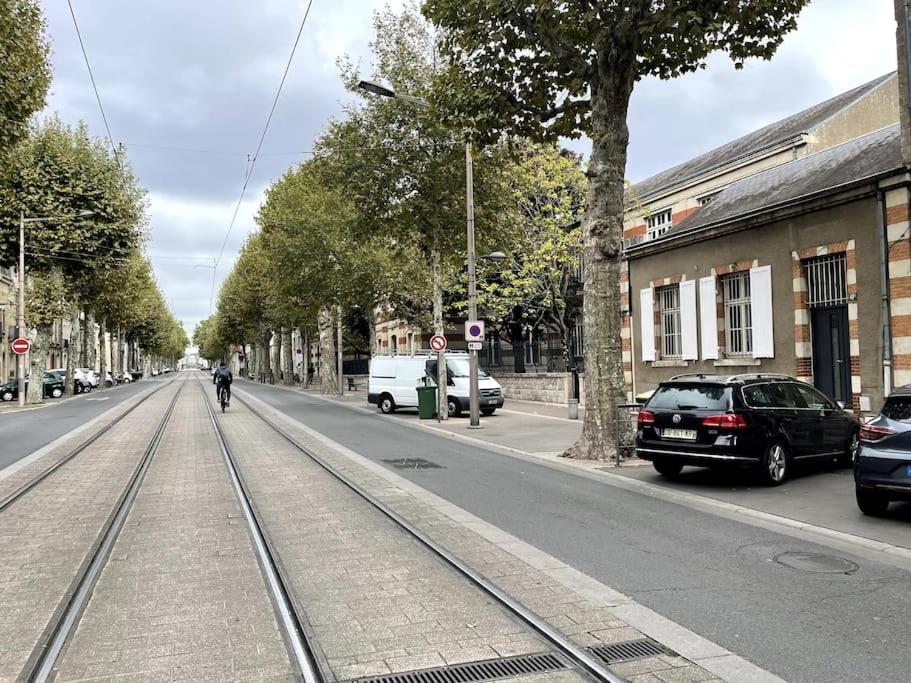 Agreable Maison De Ville Dans La Plus Belle Avenue Orléans Exterior foto