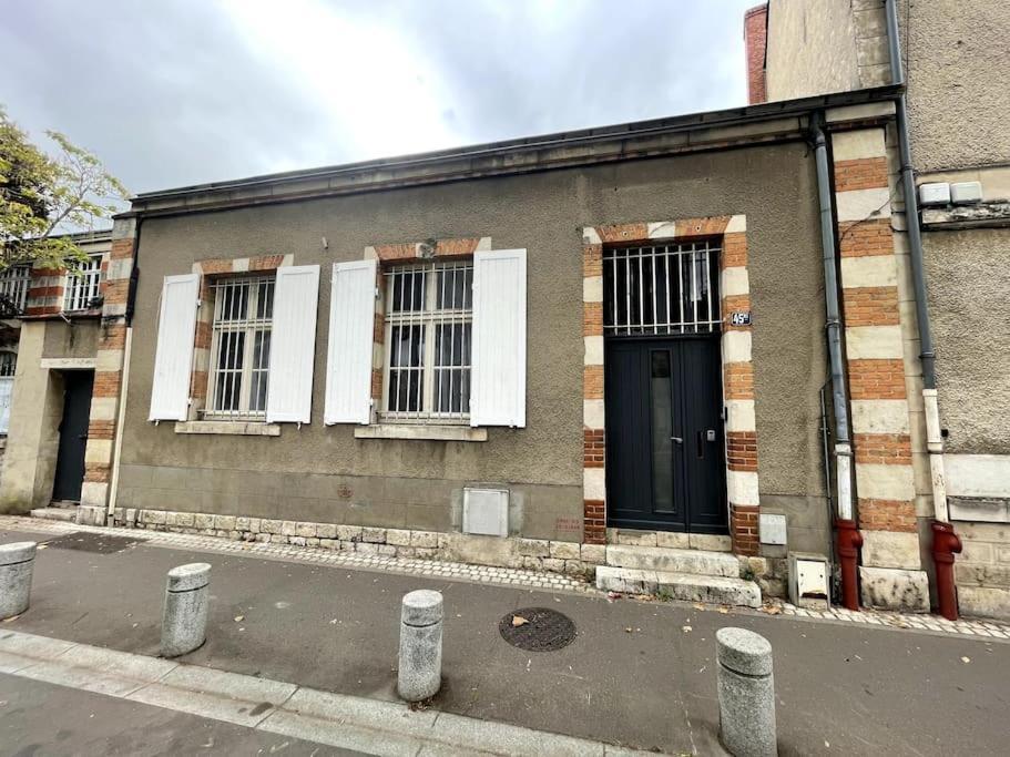 Agreable Maison De Ville Dans La Plus Belle Avenue Orléans Exterior foto
